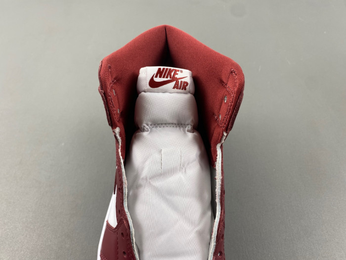 Air Jordan 1 High OG “Team Red”   DZ5485-160