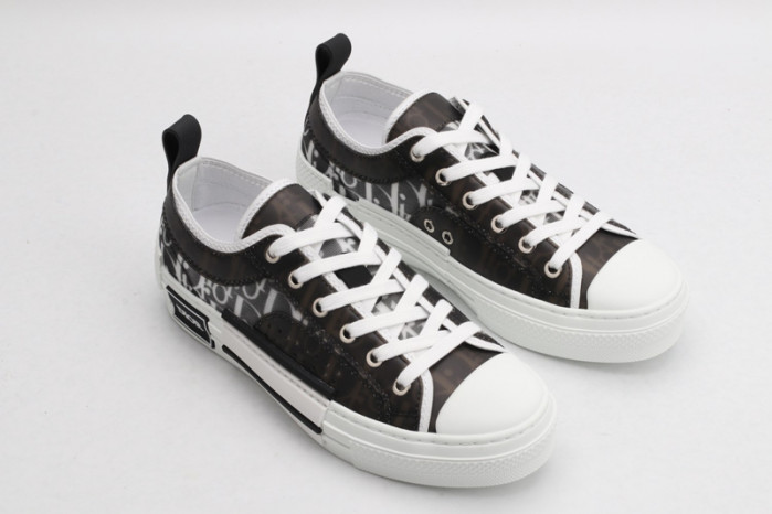 D10R B23 Sneakers Low Top