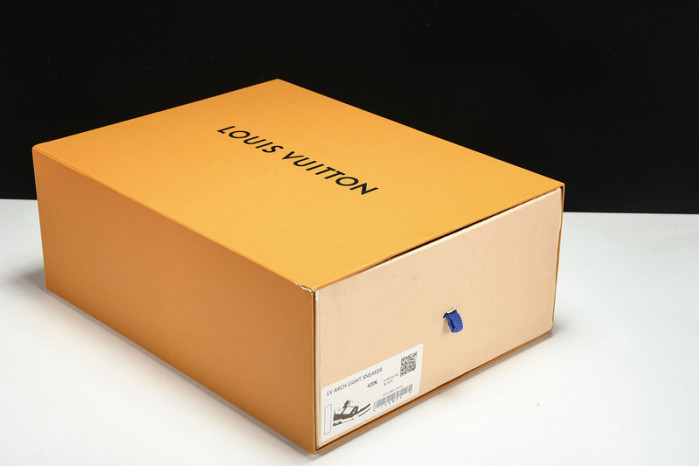 LV SNEAKER LOW YEE-015