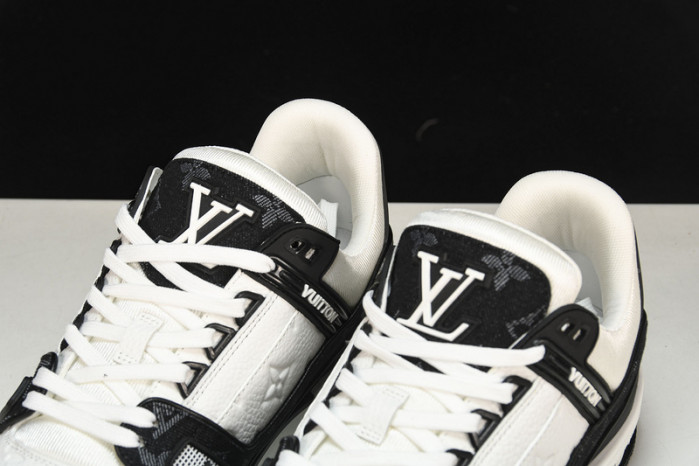 LV SNEAKER LOW YEE-015