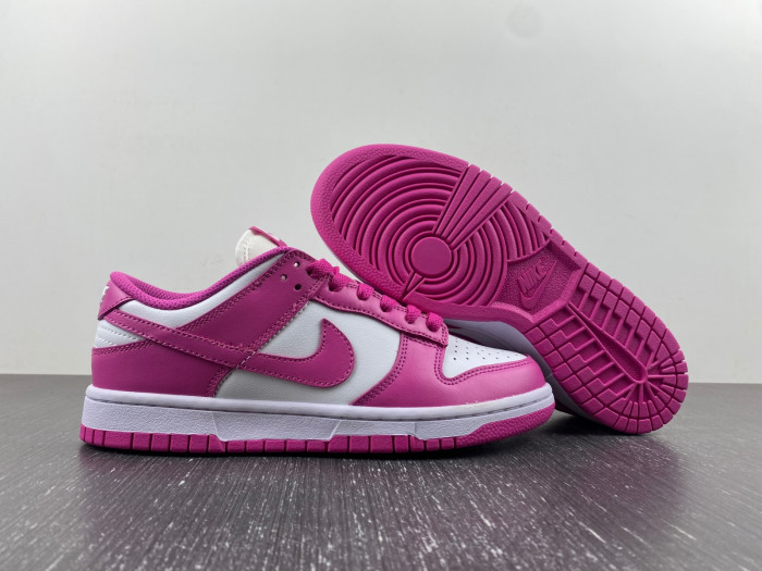 NIKE SB DUNK Low GS “Active Fuchsia  FJ0704-100