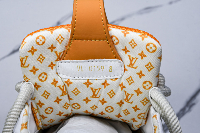 LV SNEAKER LOW  012402