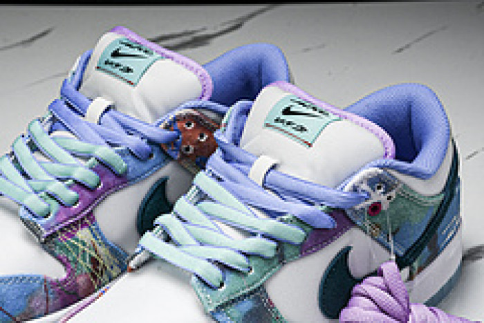 Nike Dunk Low x  Futura Laboratories HF6061-400
