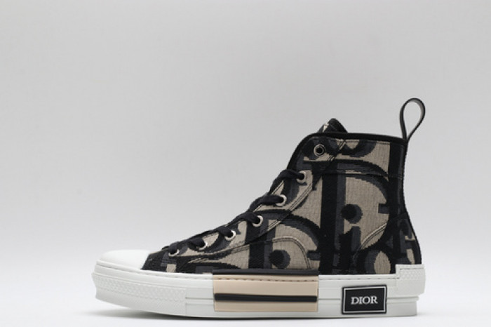 D10R B23 Oblique High Top Sneaker