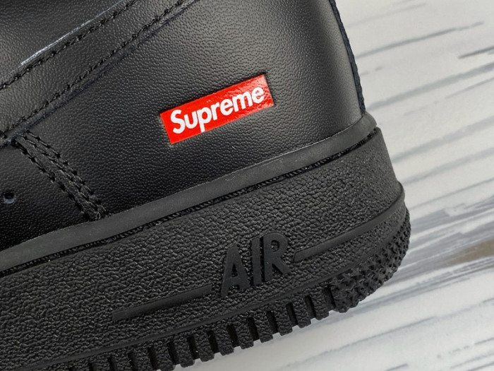 Svp*me x nike air force 1  cu9225-100-001