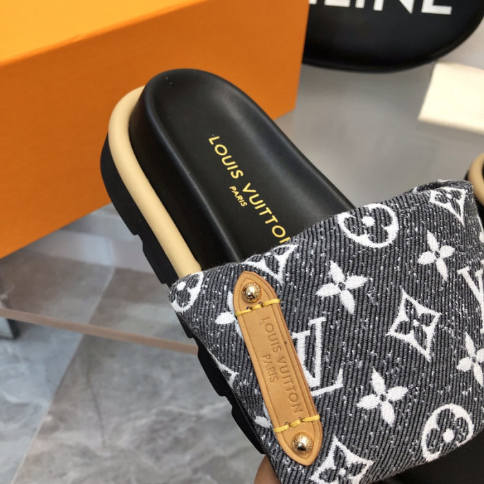 LV SLIPPERS