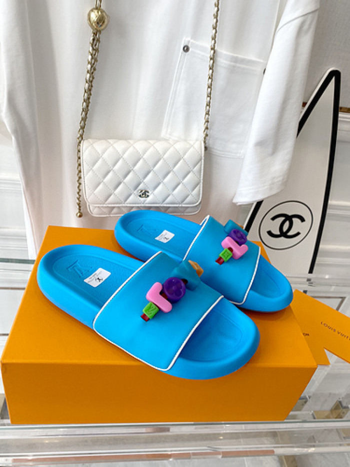 LV SLIPPERS