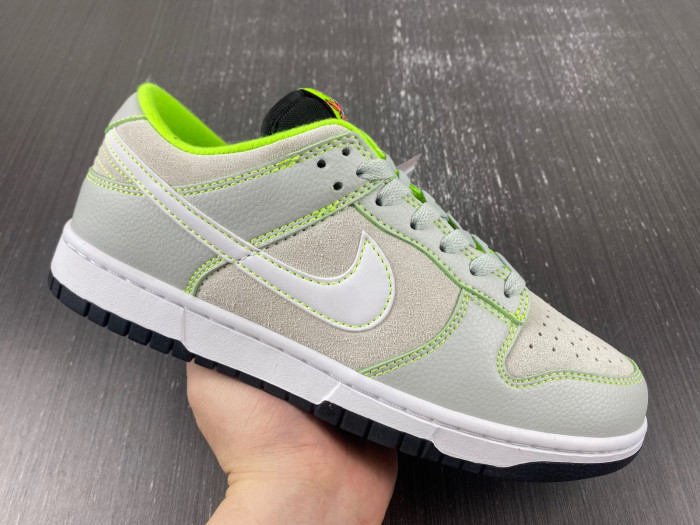 Dunk Low Oregon PE “Ducks of a Feather”   FQ7260-001