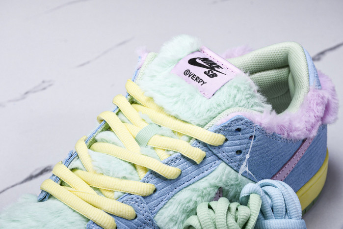 Verdy x Nike SB Dunk Low “Visty”  FN6040-400