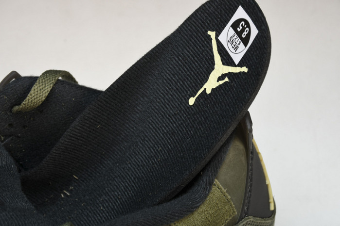 Air Jordan 4 Craft “Medium Olive”  FB9927-200