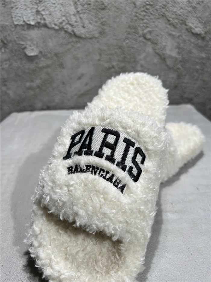 BLCG SLIPPERS