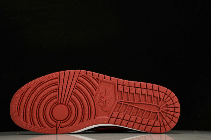 AIR JORDAN 1 Low Reverse Bred 705329-001