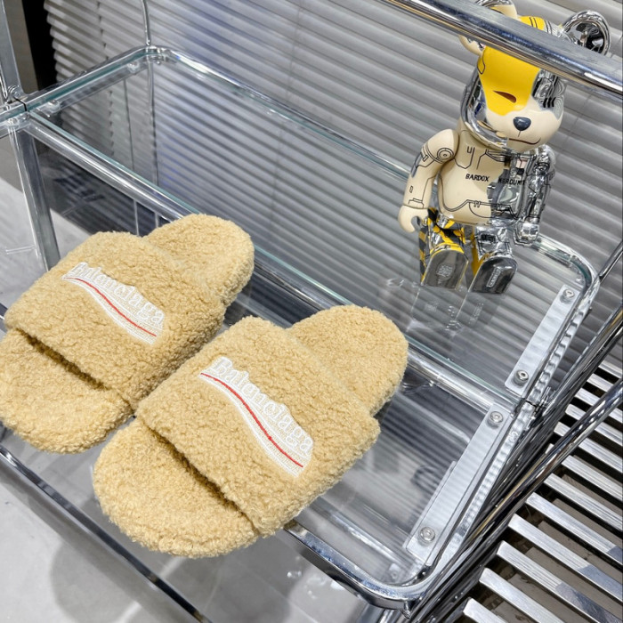 BLCG SLIPPERS