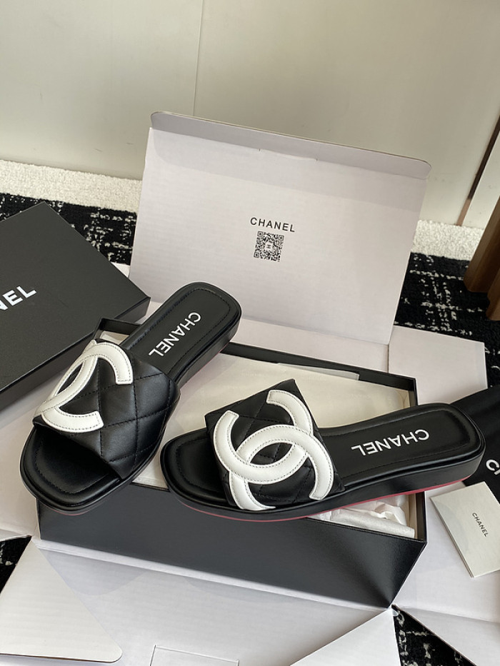 CH*NEL SLIPPERS