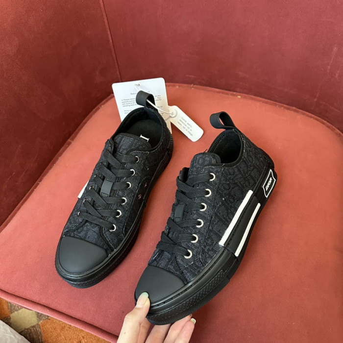 D10R B23 Sneakers Low Top