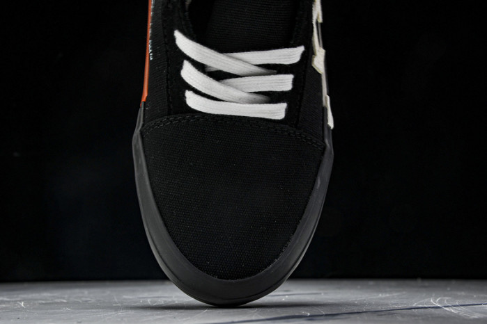 OF X  c/o Virgil Abloh Vulc Low Top 070902
