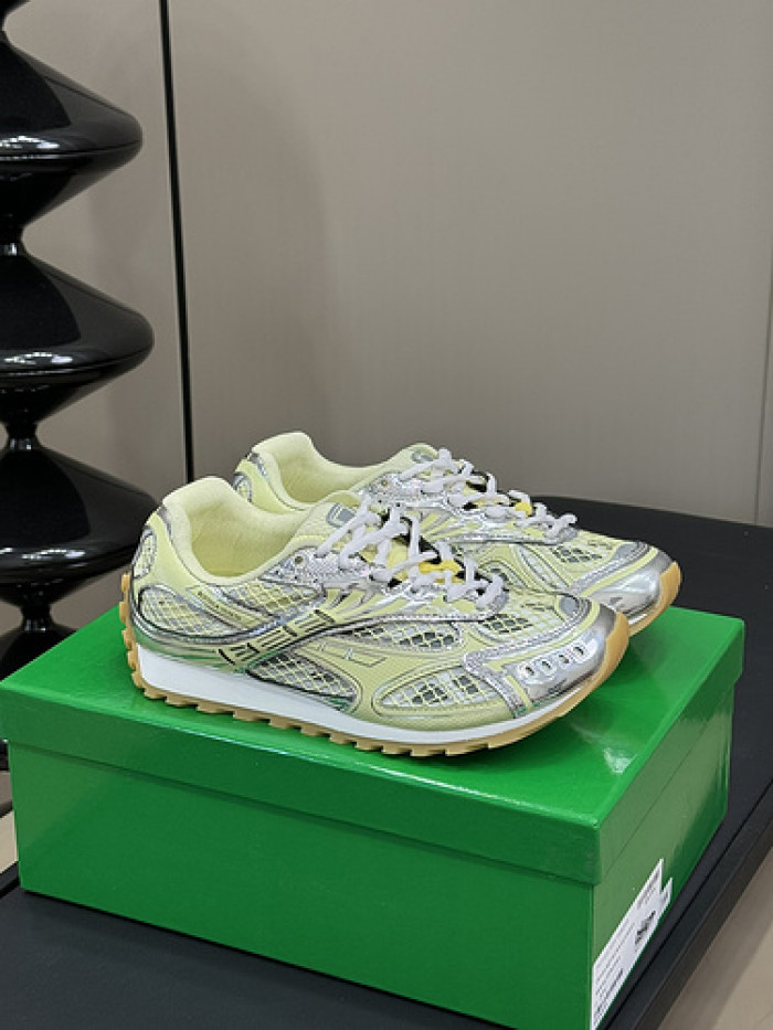 b0tt*ga Ven*ta orbit sneaker
