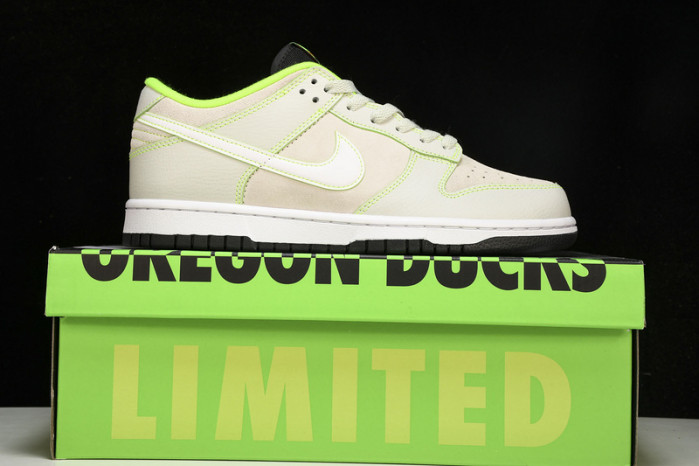 Nike Dunk Low “University of Oregon PE” FQ7260-001