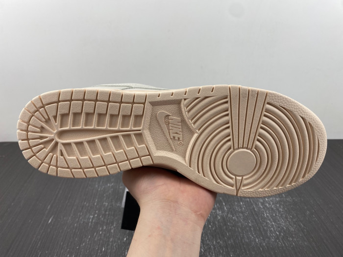 Nike Dunk Low “Light Orewood Brown  DZ2538-100