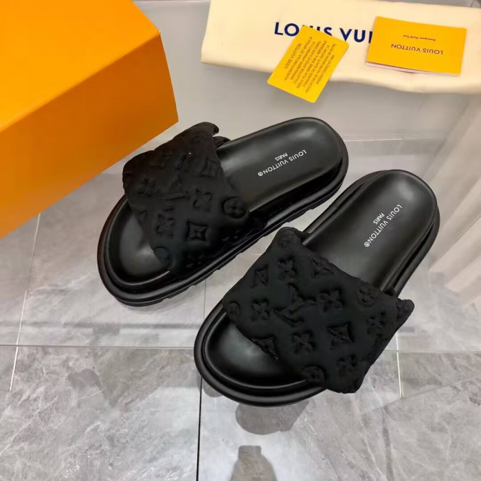 LV SLIPPERS