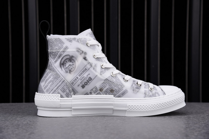 D10R B23 Oblique High Top Sneaker