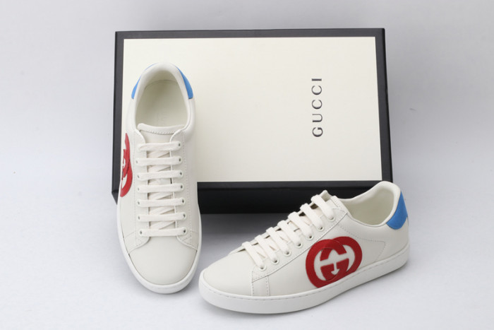 Gv*c ace embroidered low-top sneaker 431942a38g09066