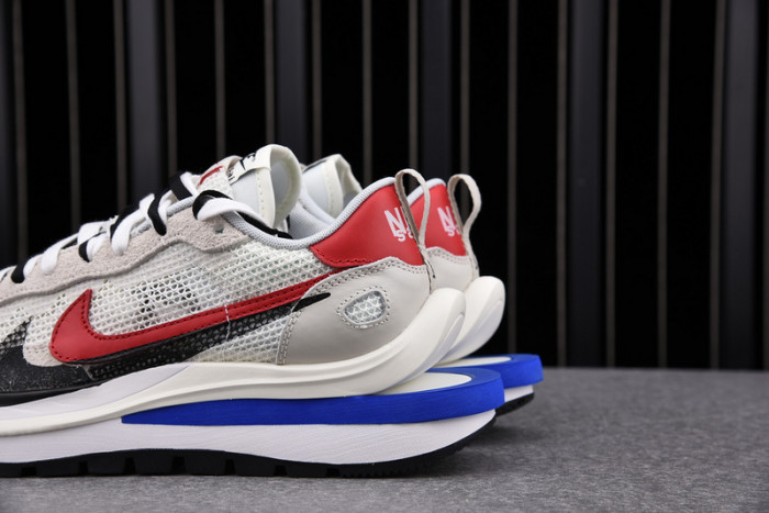 Nike Vaporwaffle sacai Sport Fuchsia Game Royal  CV1363-100