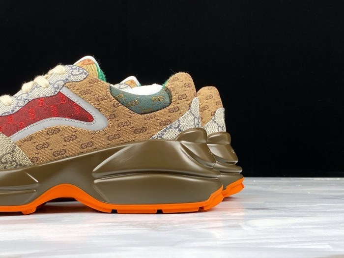 Gv*c rhyton vintage trainer sneaker 620185 99wg0 6060