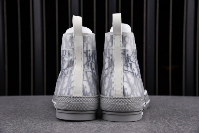 D10R B23 Oblique High Top Sneaker