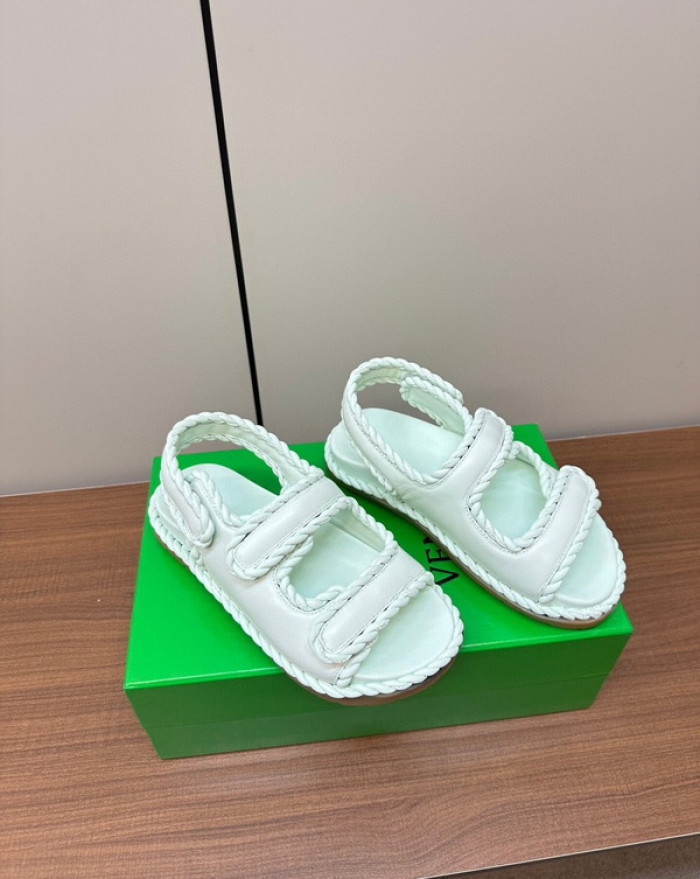b0ttega Ven*ta  slides