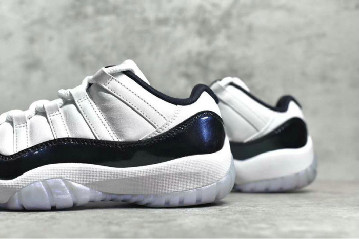 AIR Jordan 11 Retro Low 