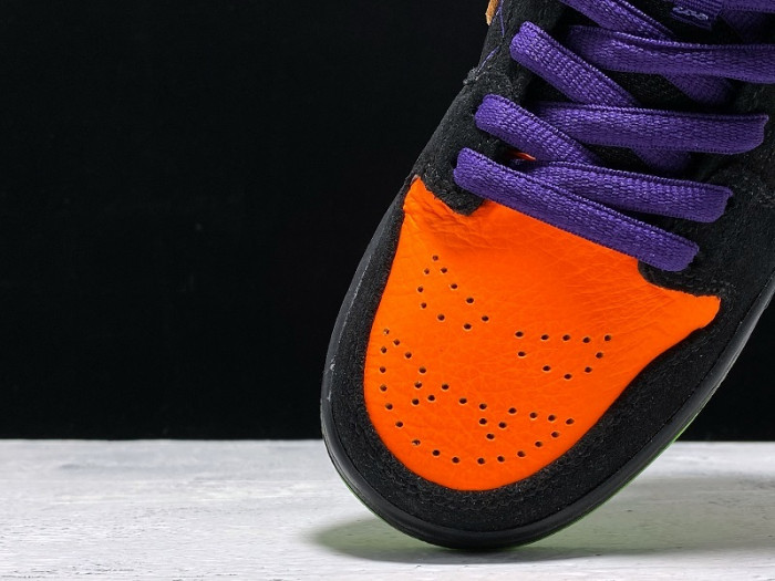 Nike SB Dunk Low Night of Mischief Halloween  BQ6817-006