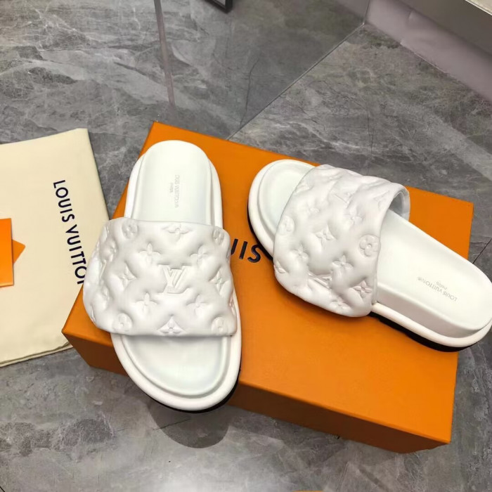 LV SLIPPERS