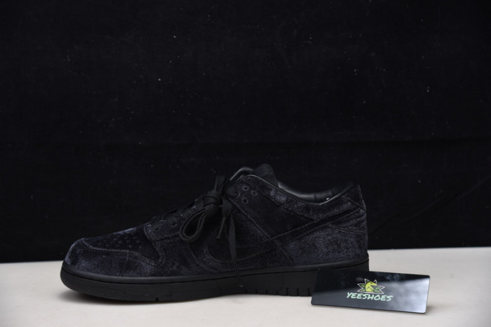 DOVER STREET MARKET X NIKE DUNK LOW TRIPLE BLACK DH2686-002