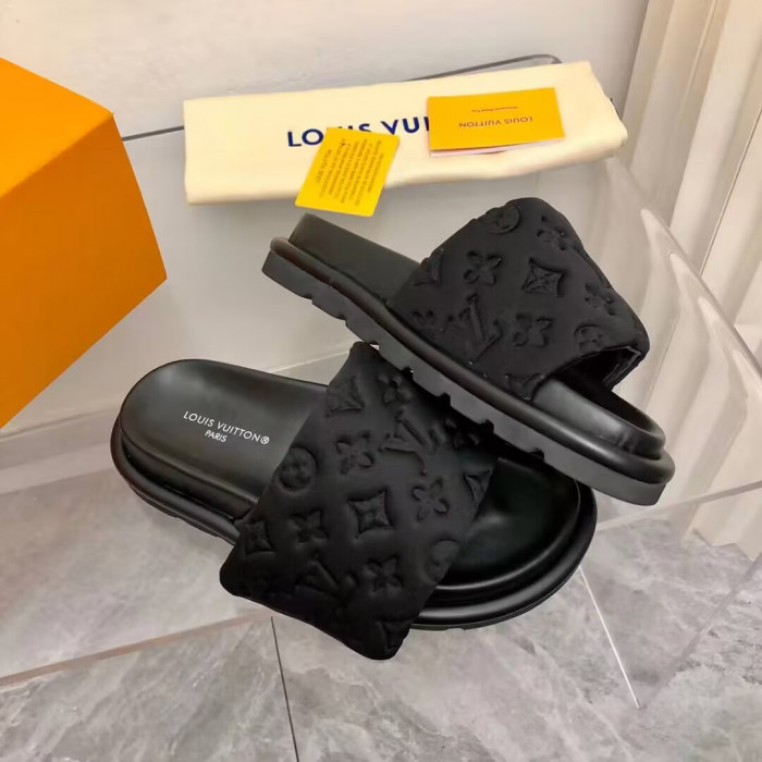 LV SLIPPERS